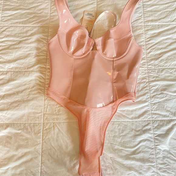 House of CB Kezia patent Vinyl bodysuit Small BNWT - Picture 3 of 7